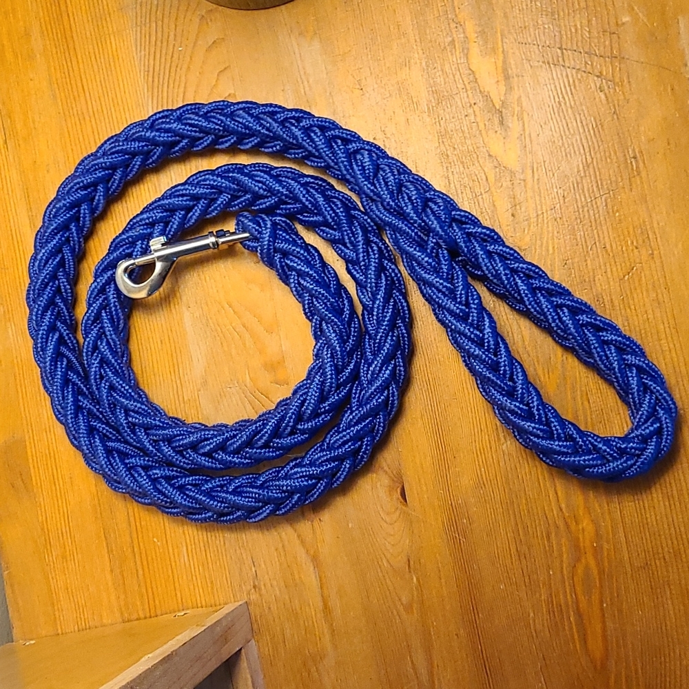 NWOT DOG LEASH 47"